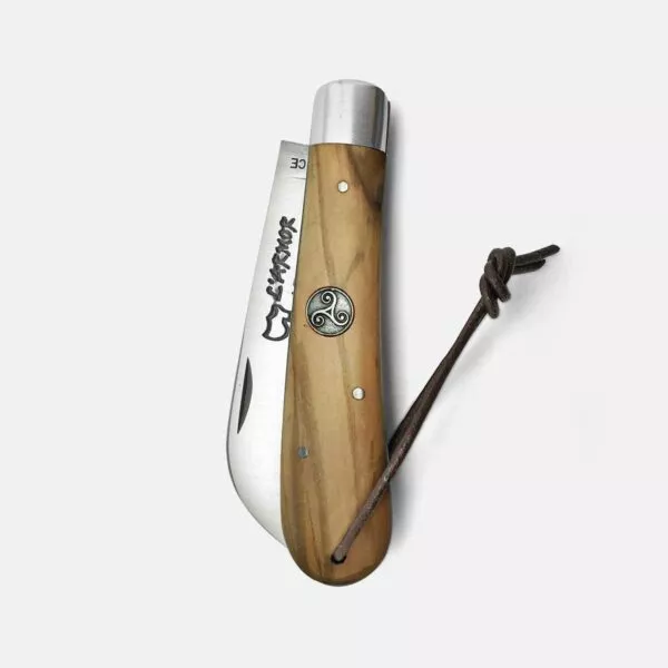 Couteau Armor manche bois olivier blason triskell