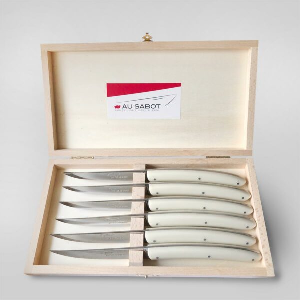 coffret de 6 couteaux de table fabriqués à thiers couleur écru