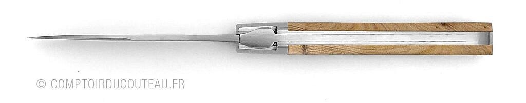 couteau le sauveterre manche genévrier vue de dessus. Mouche en forme de feuille de sauge