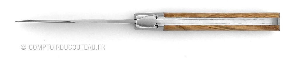 couteau le sauveterre mache olivier vue de dessus. Mouche en forme de feuille de sauge