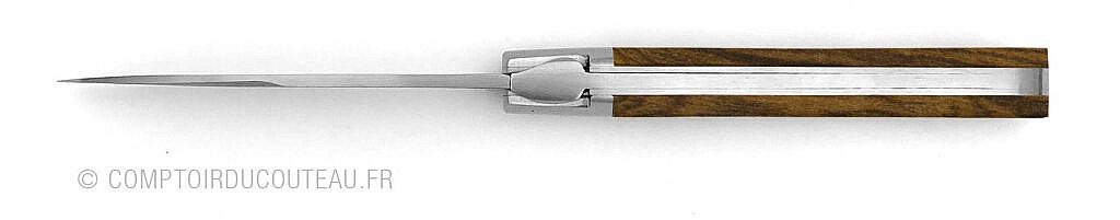 couteau de poche le sauveterre vue de profil manche ziricote vue dessus, mouche en forme de feuille de sauge