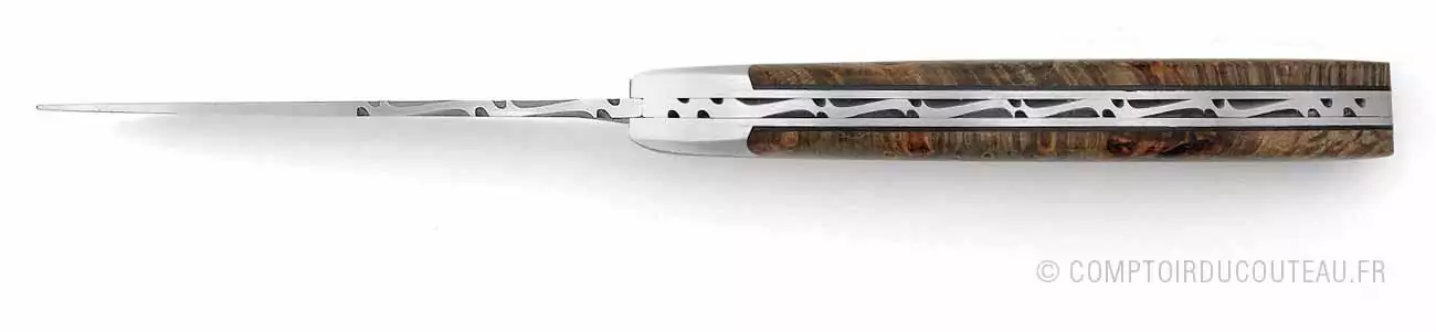 couteau le thiers manche en bois érable stabilise ressort et lame guilloches vue de dessus
