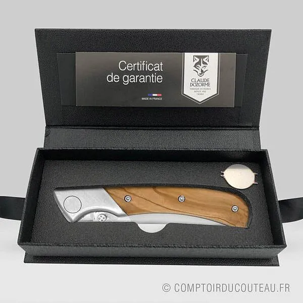 le couteau de chasse manche en bois de olivier par claude dozorme livré dans un coffret