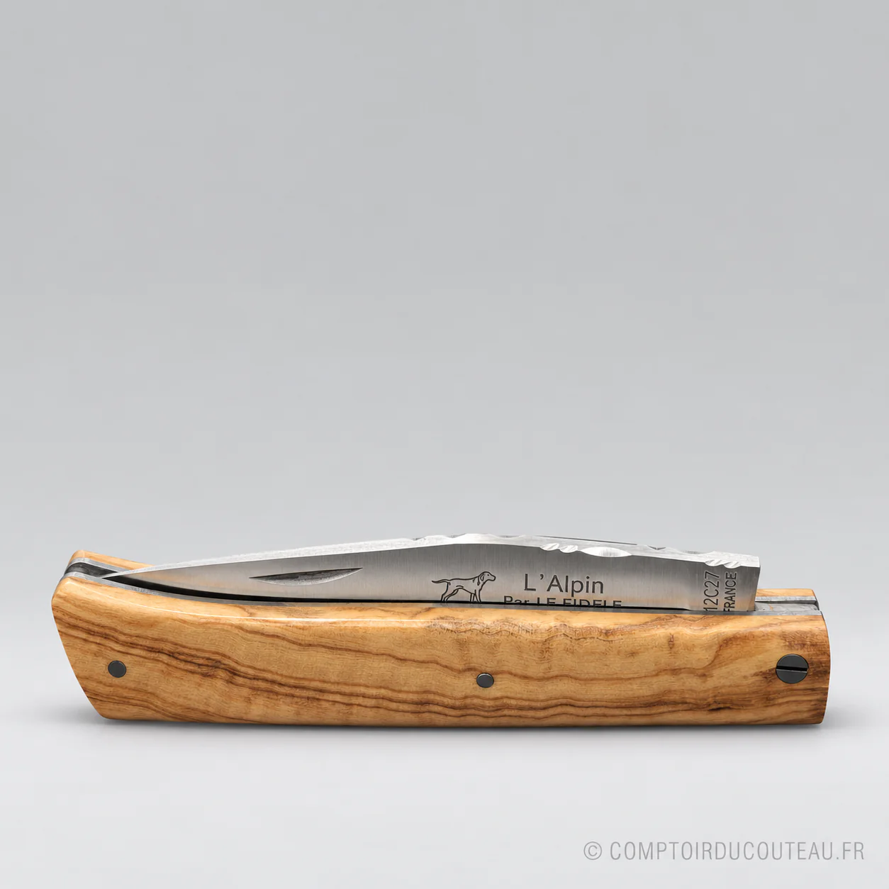 Couteau Le Fidèle L’Alpin olivier 55467 fermé, plein manche en bois d’olivier